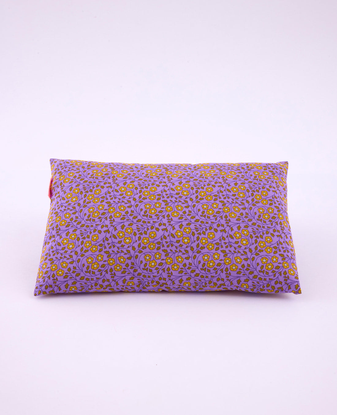 Coussin Aziza lilas avec des motifs fleuris