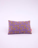 Coussin mini Aziza lilas avec des motifs fleuris