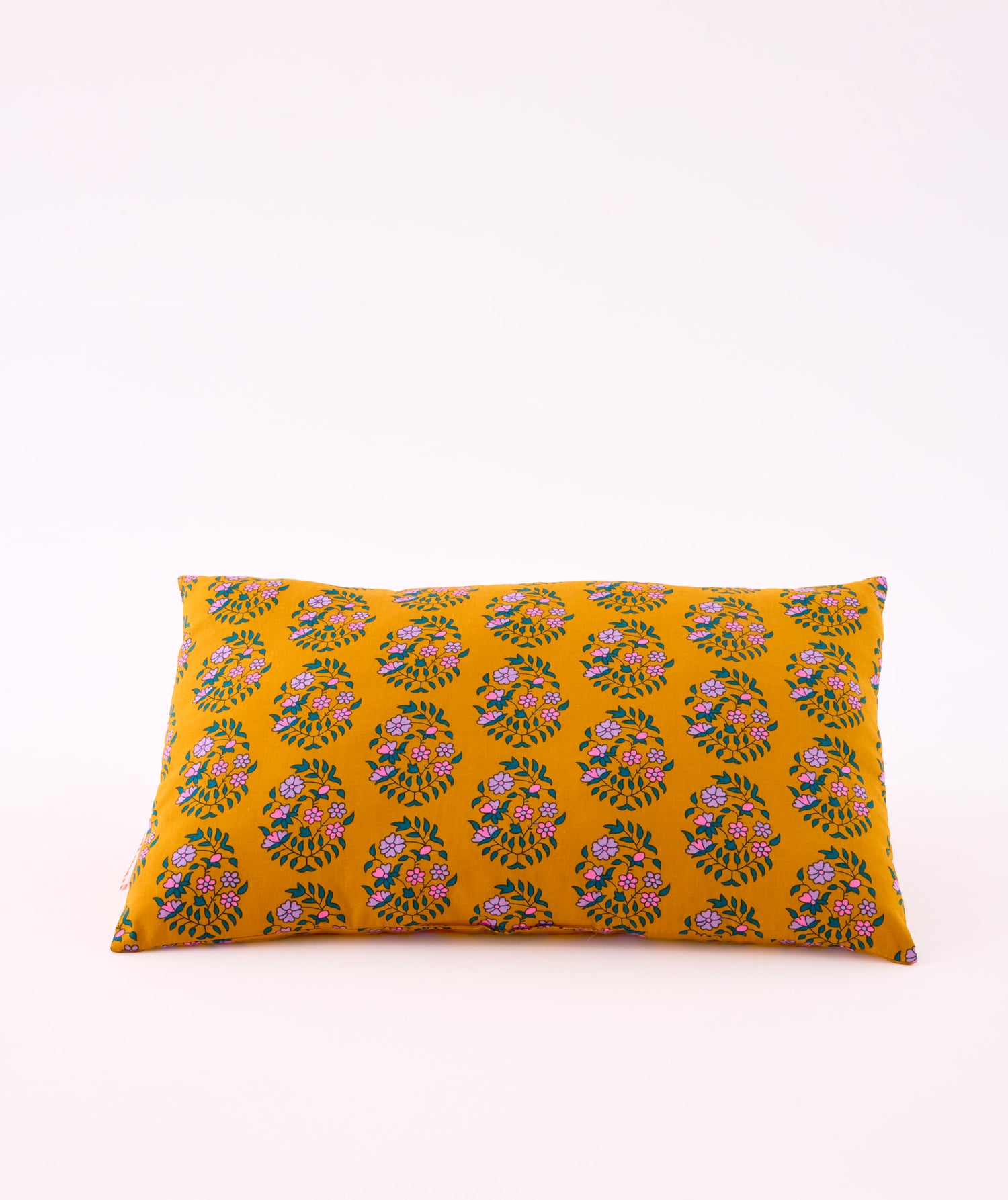 Coussin shalin safran avec des fleurs