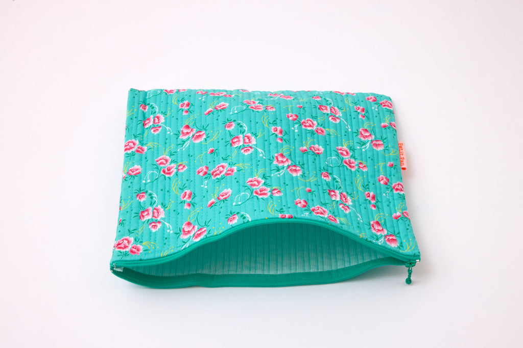 Pochette matelassée Pivoine céladon turquoise