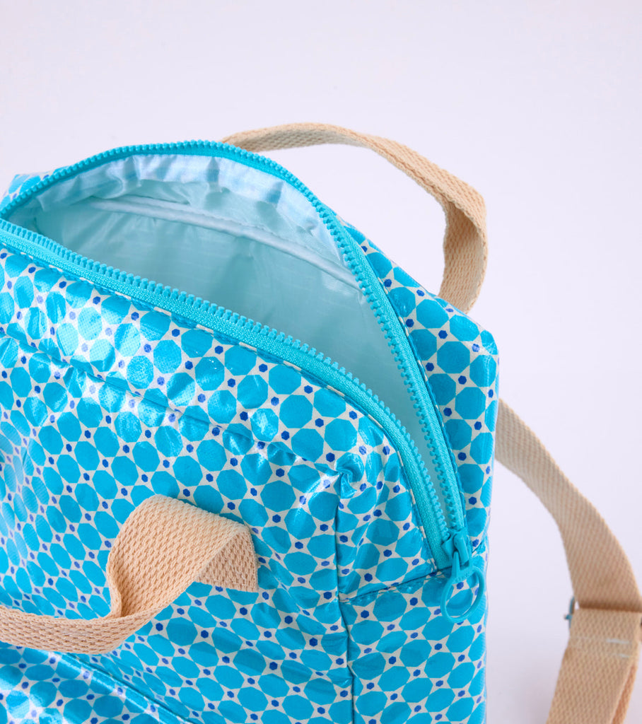 Sac Akiko Mimoun bleu avec des motifs géométriques arrondis