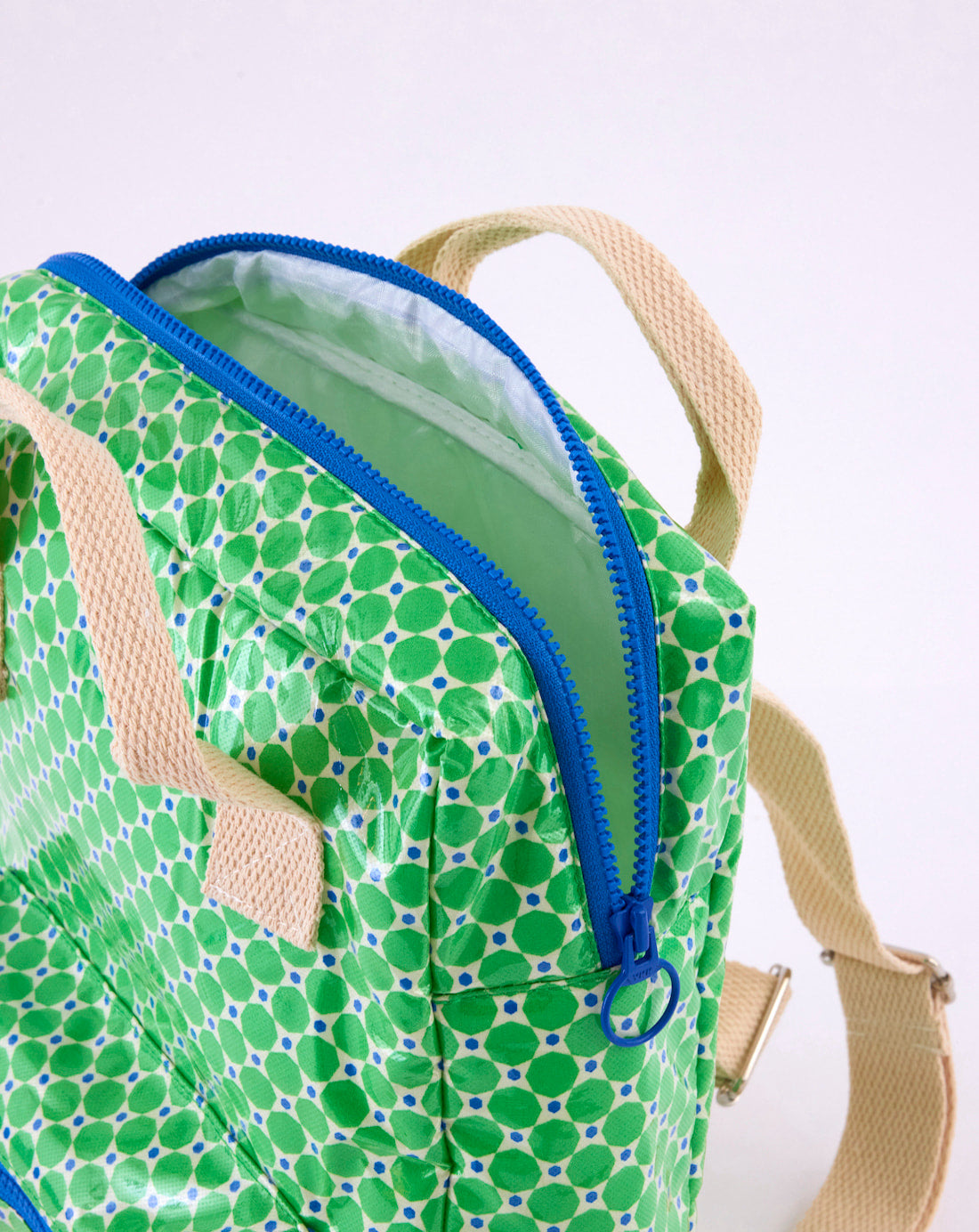 Sac Akiko Mimoun vert avec des motifs géométriques arrondis